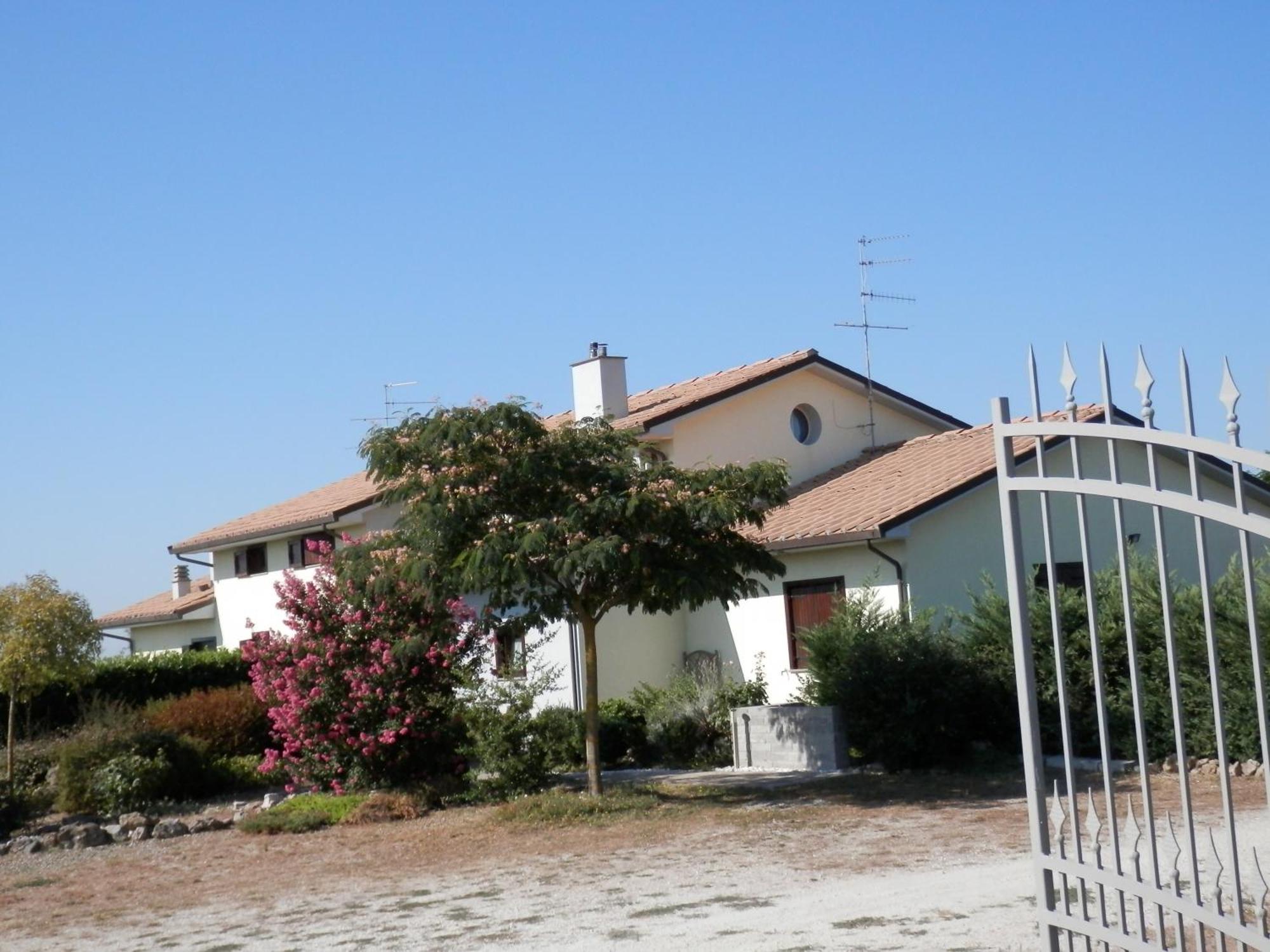 شقة A Viterbo Terme "Casa Vacanze Al Melograno" المظهر الخارجي الصورة